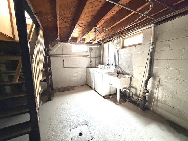 Building Photo - 1307 Highland Ave