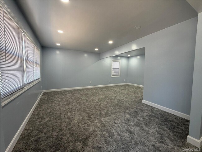 Building Photo - 21 Cochran Pl