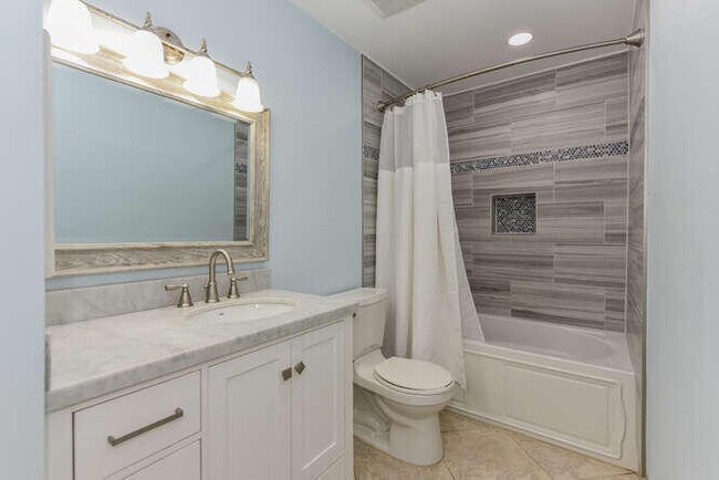 Building Photo - 11 Atrium Cir