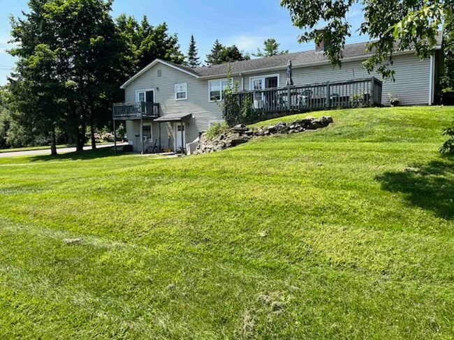 Building Photo - Spacious 3-Bedroom Apartment Near UVM with Private Entrance & Parking