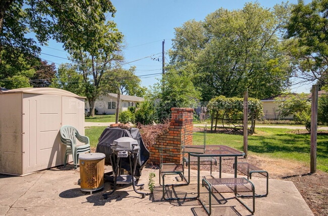 Building Photo - 634 Hays