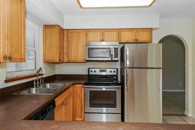 Building Photo - 208 Brittany Ave