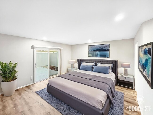 Building Photo - Stunning 2BD/2BA W/ Updated Kitchen, A/C, and Reserved Parking in La Mesa!