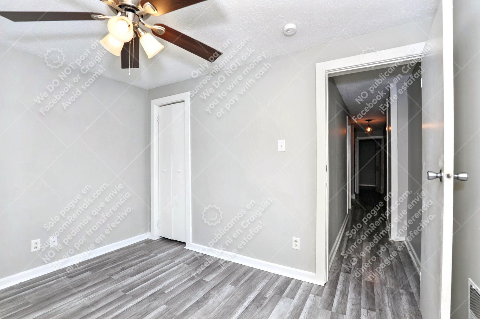 Building Photo - 414 N Temple Ave