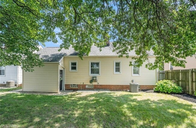 Building Photo - 1514 Parker Dr