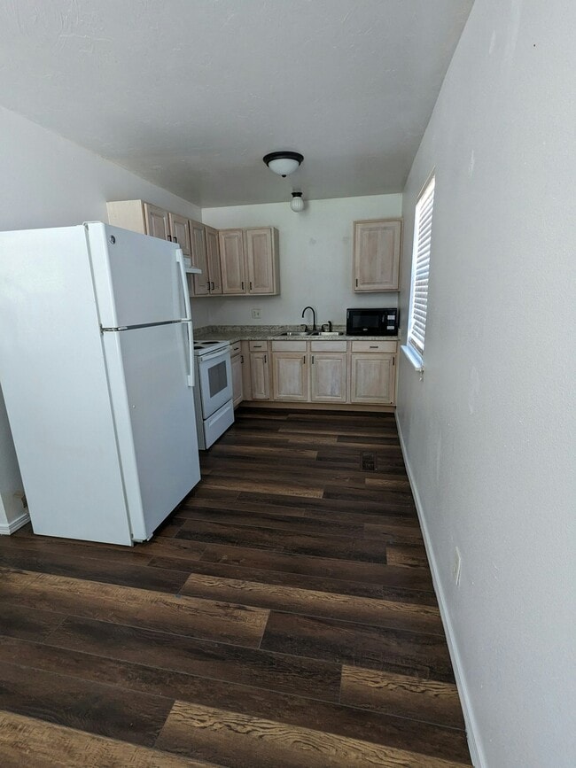 Building Photo - 304 Vicksburg Cir