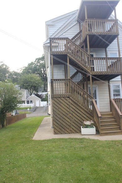 Building Photo - 79 2nd St
