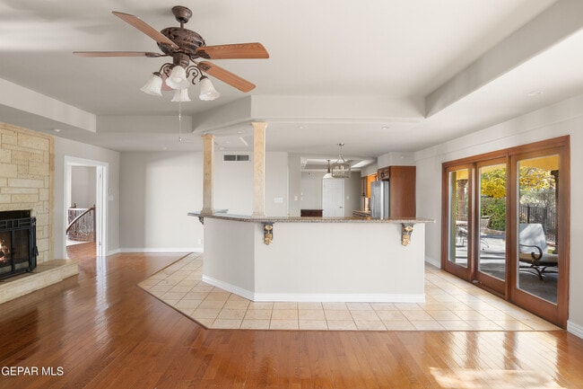 Building Photo - 6204 Pinehurst Dr