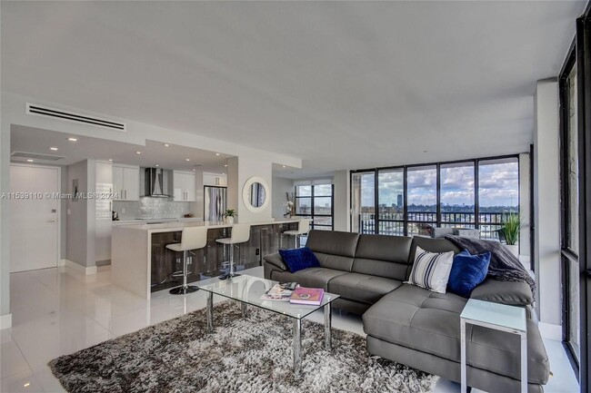 Building Photo - 2049 S Ocean Dr
