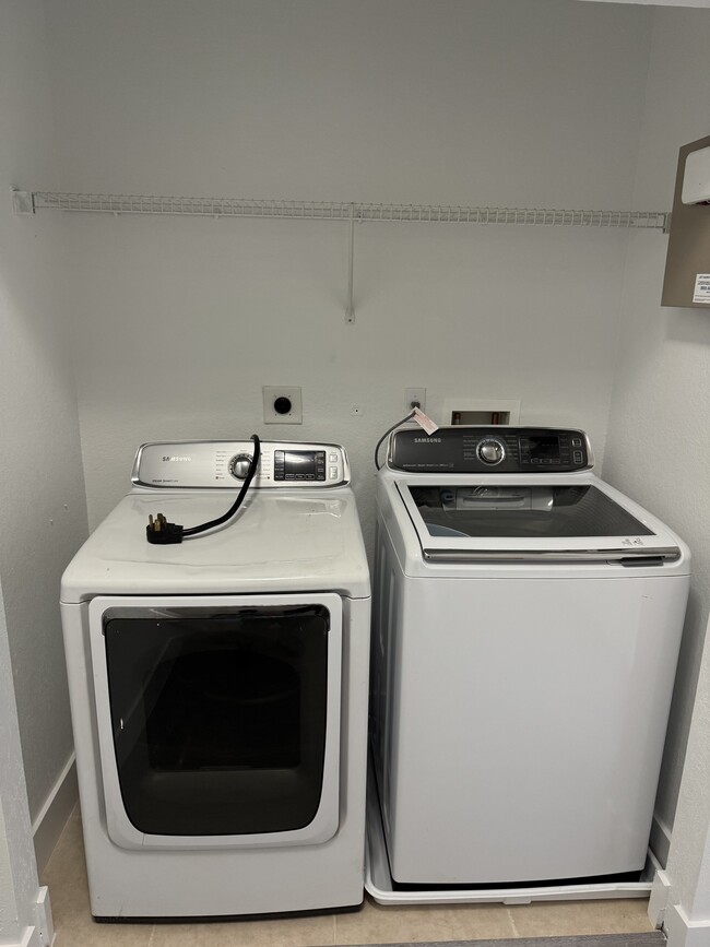 In unit washer and dryer - 4296 SW 131st Ln