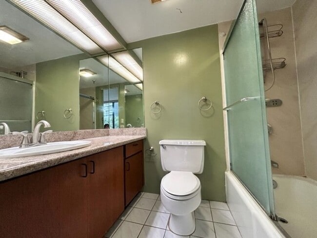 Building Photo - Beautiful & Convenient Punahou/Makiki 3-BR, 2-BA, 2-Parking