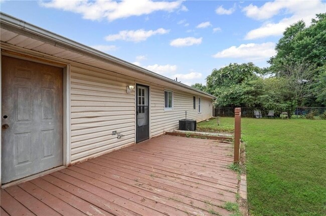 Building Photo - 472 Camden Cir