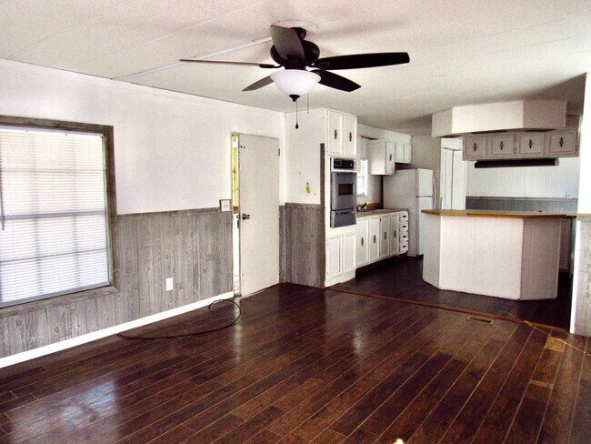 Building Photo - 28262 Pecan St