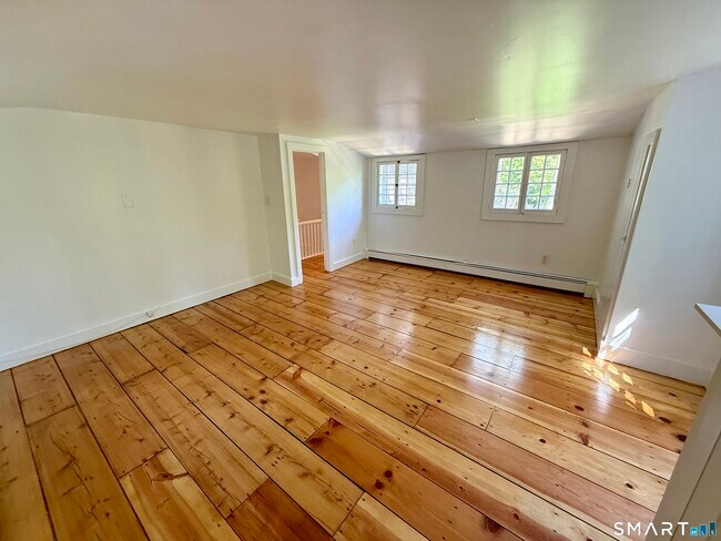 Building Photo - 154 Silvermine Ave