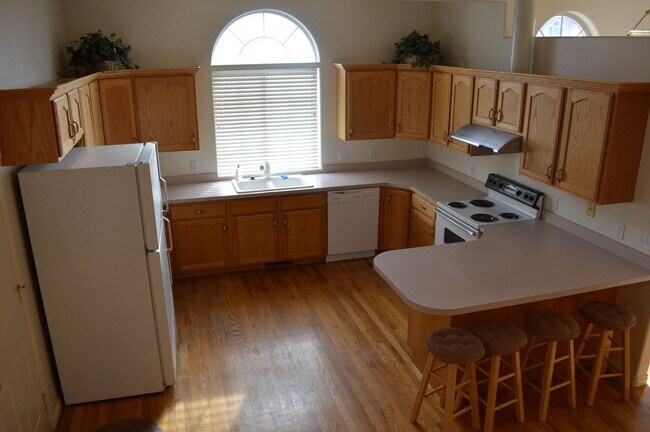Building Photo - Huge Orem Home in Great Location
