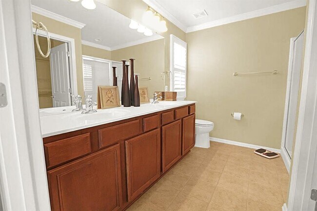 Building Photo - 113 Monument Hill Trail