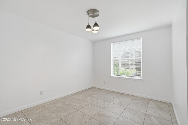 Building Photo - 4329 Plaza Gate Ln S