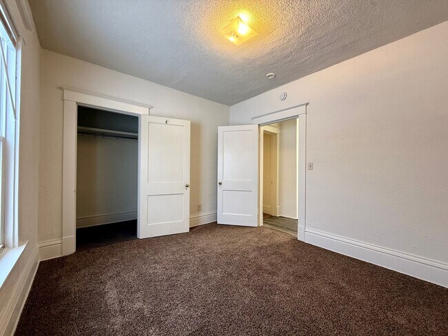 Building Photo - 83 Myrtle Ave