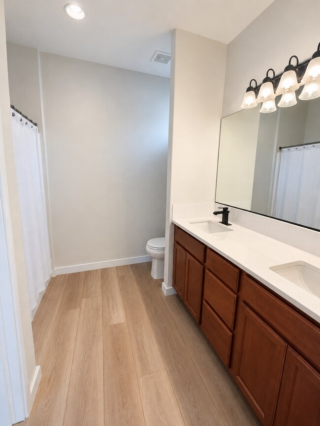 Building Photo - Beautiful 3-Bedroom Home with RV Parking in West Pasco
