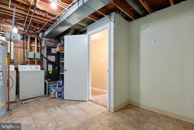 Building Photo - 13421 Delaney Rd