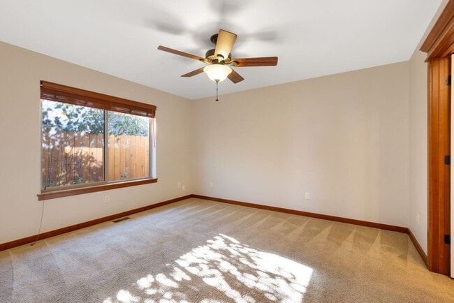 Building Photo - Spacious Single Level home with A/C & 3-car Garage