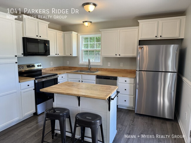 Building Photo - 1041 Parkers Ridge Dr