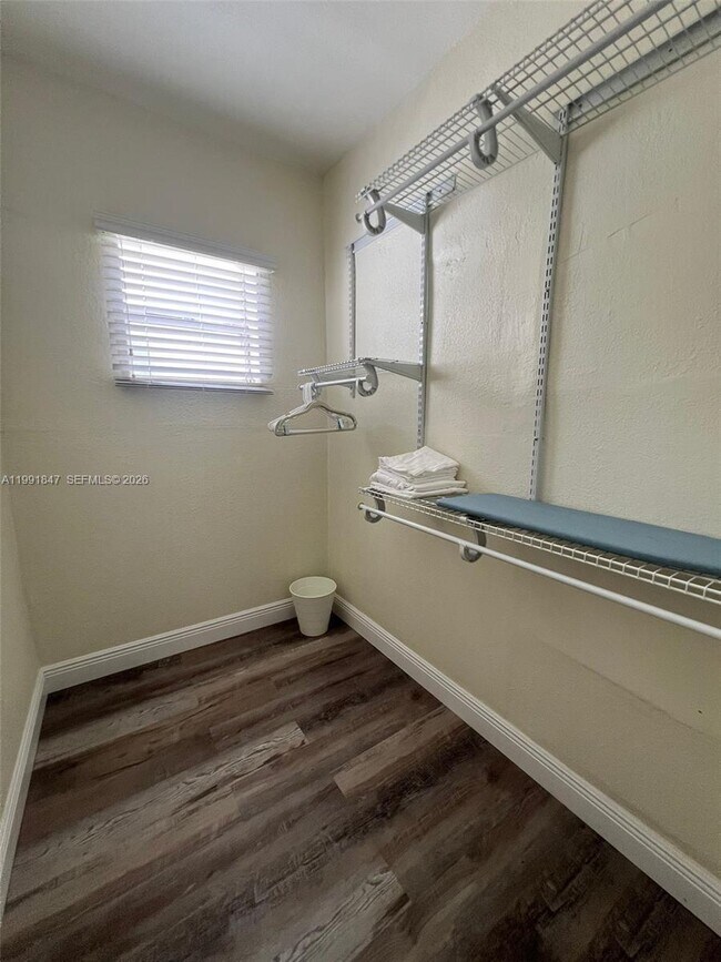 Building Photo - 2315 Taylor St