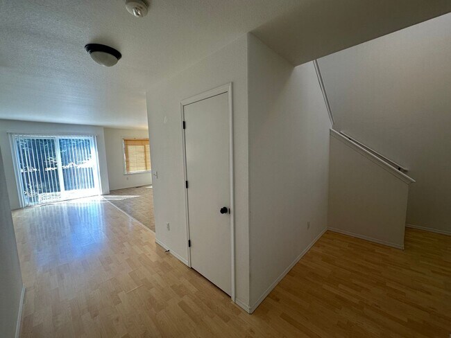 Building Photo - Charming 3-Bedroom Home in Autumn Hill – A...