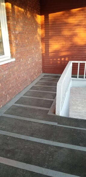 Deck - 24 E Main St
