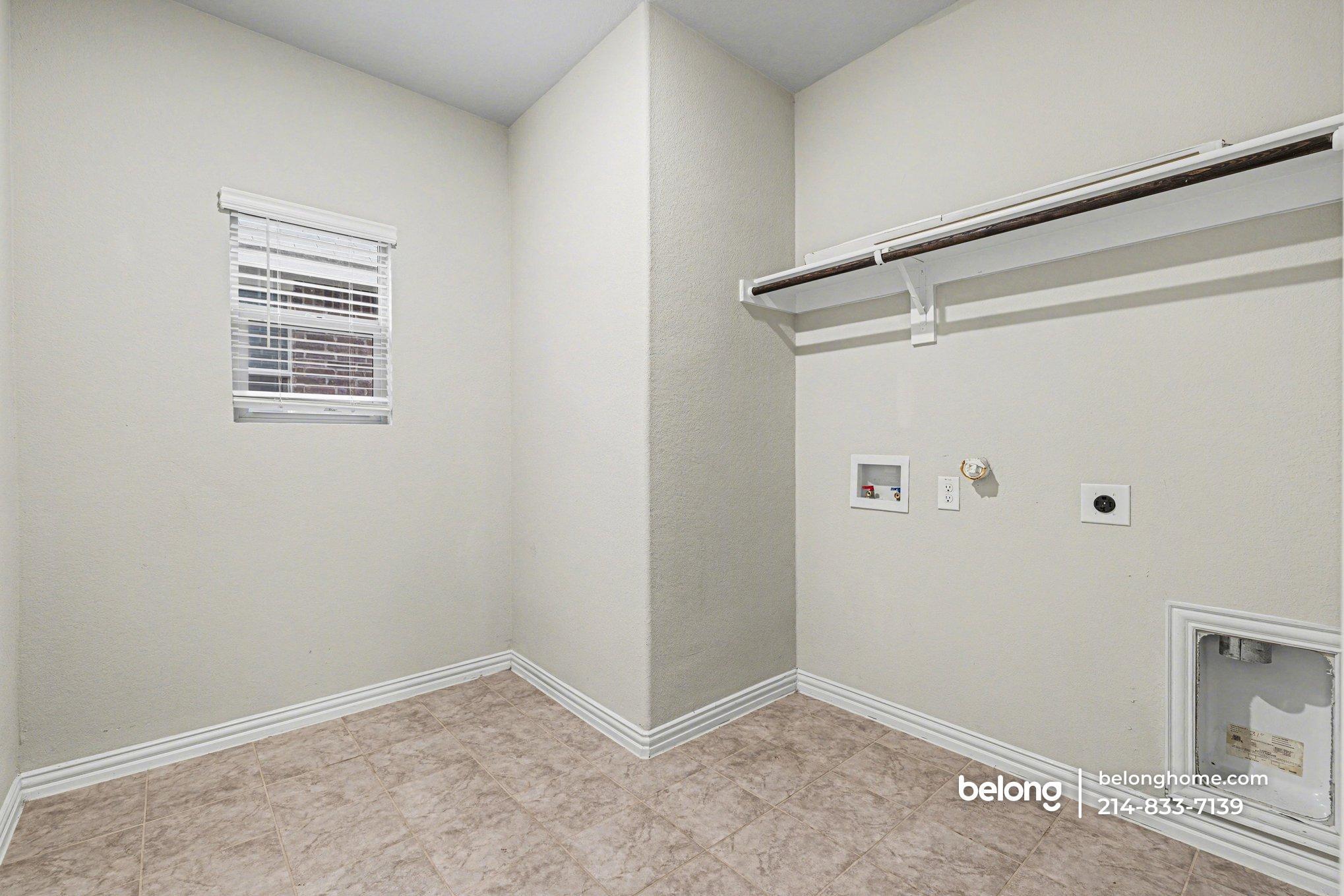 Building Photo - 3416 Kingsview Dr