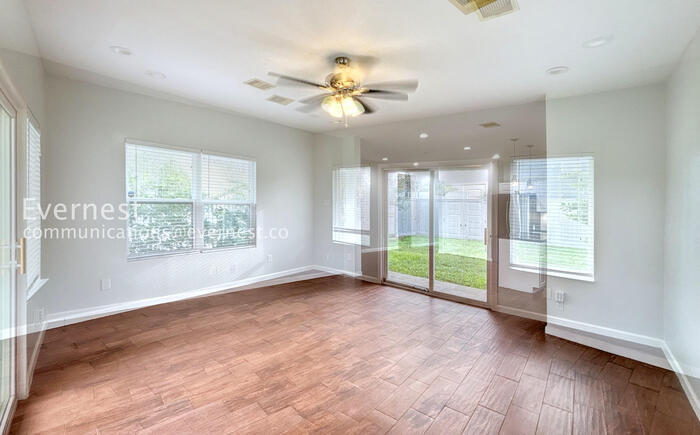 Building Photo - 6701 Paris St