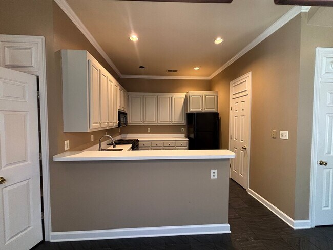 Building Photo - EXECUTIVE LIVING AT HARBOR TOWN