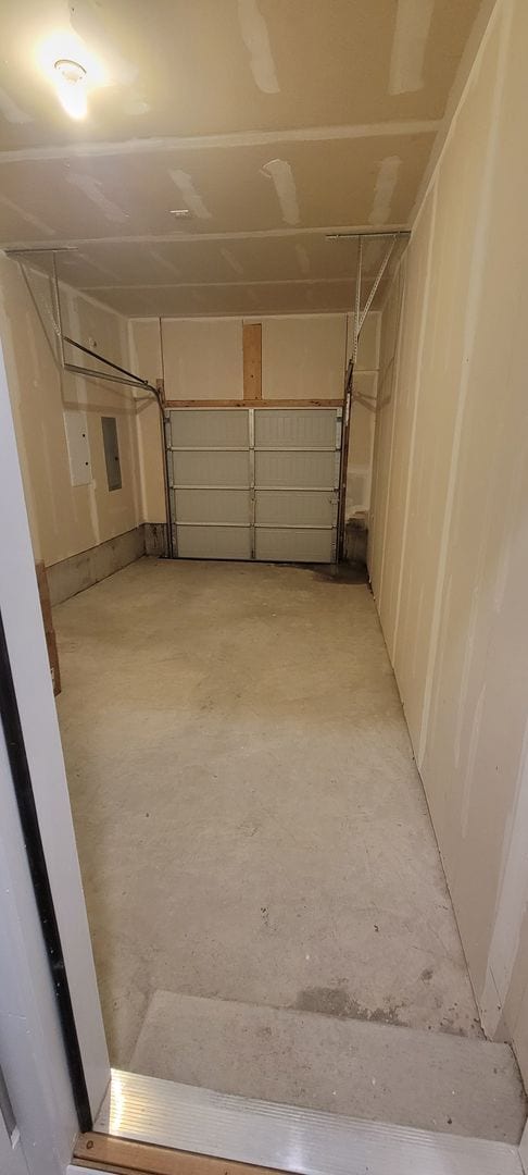 Building Photo - Large Townhome - Bensalem