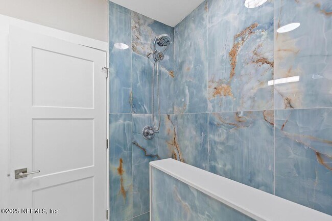 Building Photo - 209 Gull Cir
