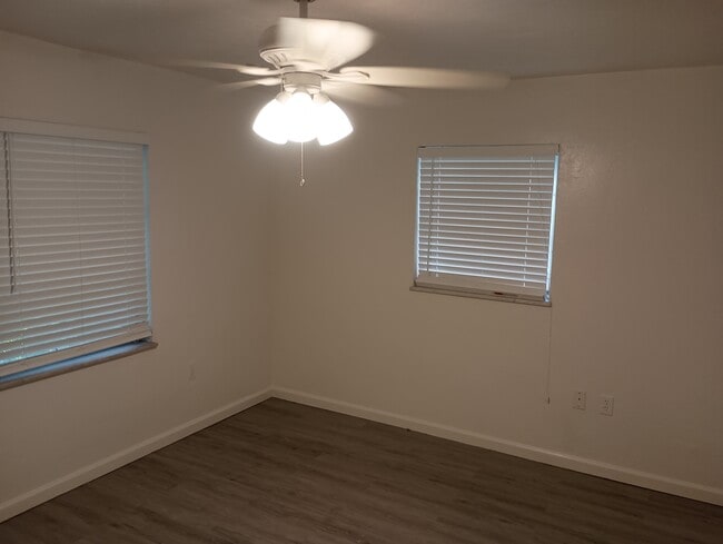 Building Photo - 9 SW 18th Ave