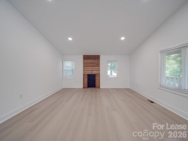 Building Photo - 1012 Wood St