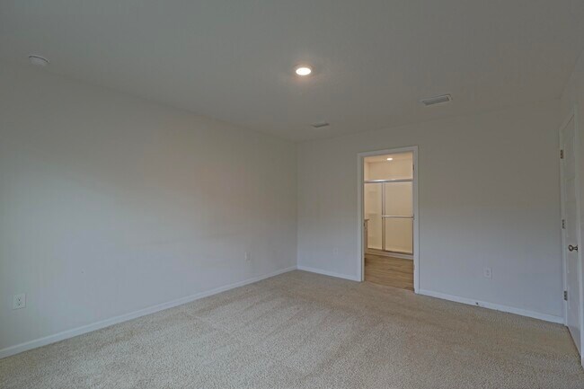 Building Photo - 5747 Guinevere Ln