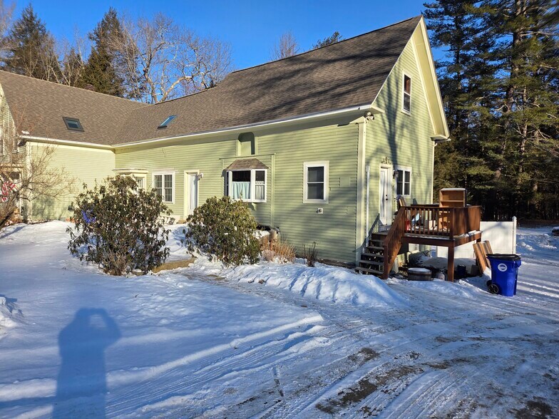 Walkway to main house - 40 Henry Bridge Rd