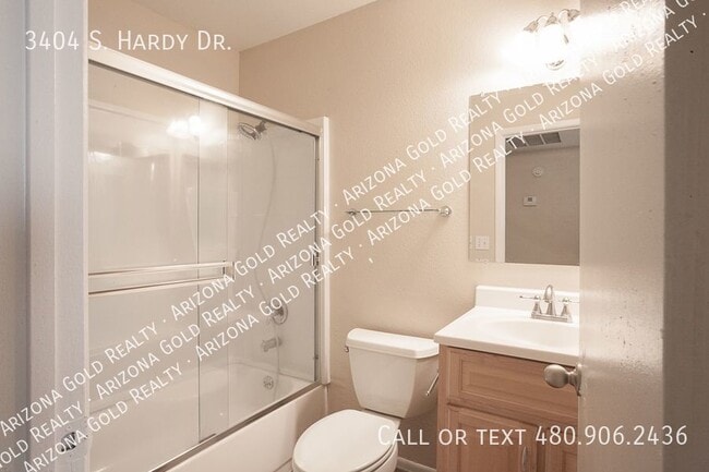 Building Photo - 3404 S Hardy Dr