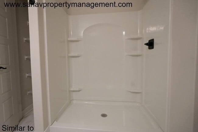 Building Photo - "Seize the Dream: Contemporary Comfort in West Des Moines including HOA "