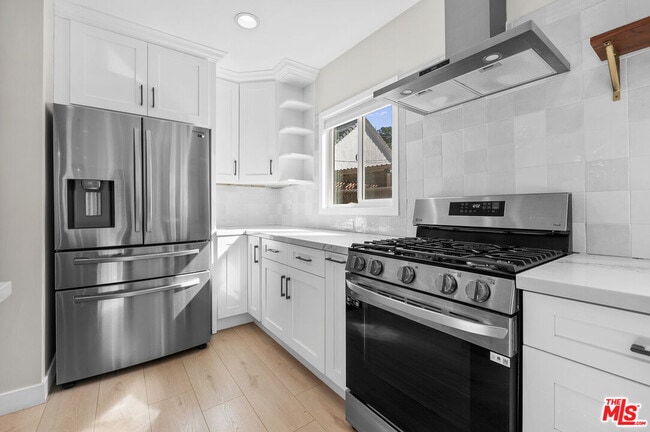 Building Photo - 2214 Benecia Ave