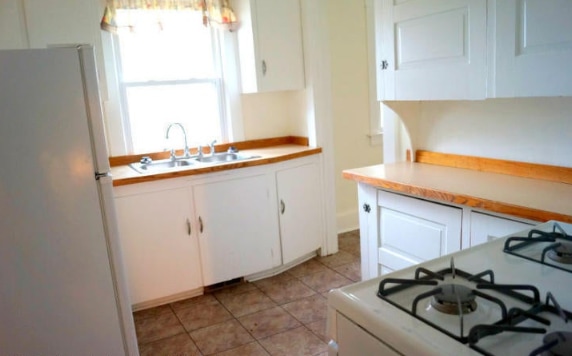 Building Photo - 329 Fenton St