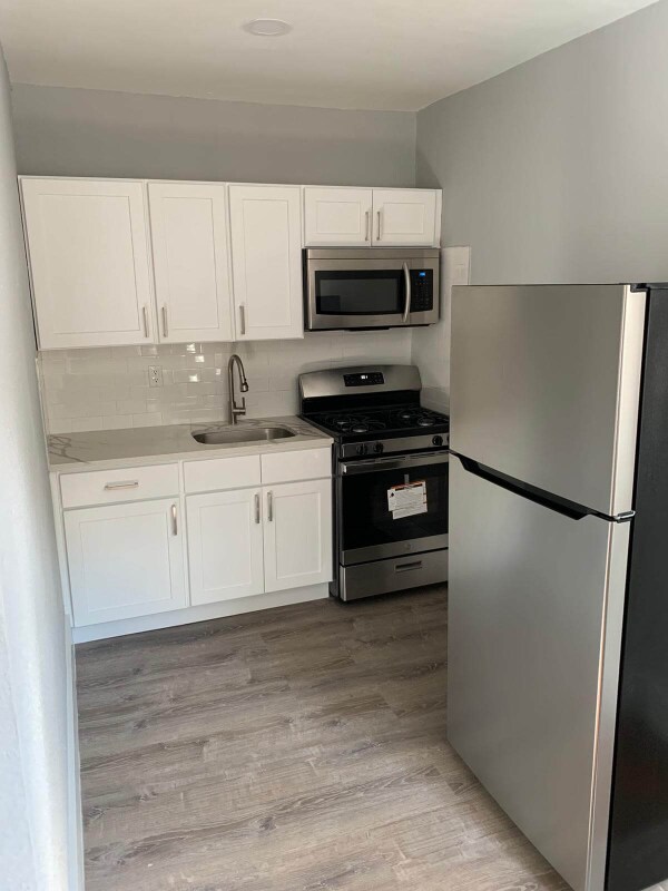 Building Photo - 49 E Cliveden St