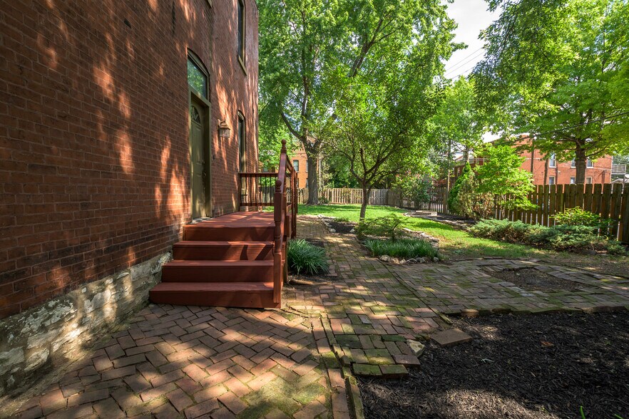 Building Photo - 1703 Carroll St