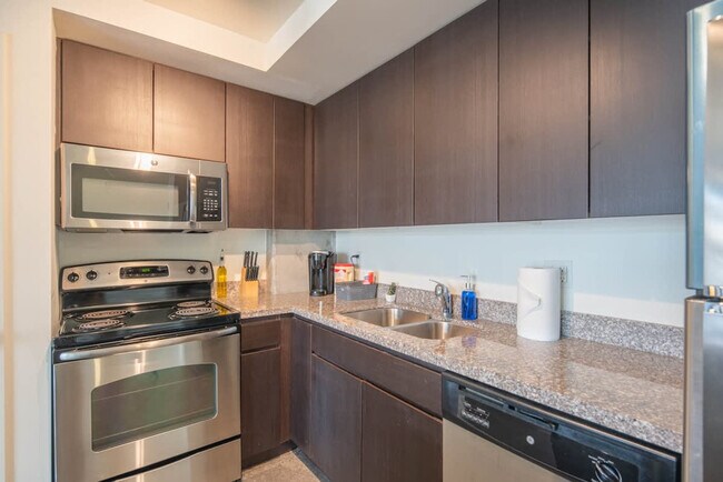 Building Photo - 333 E Roosevelt St