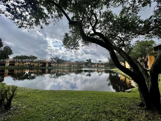 Building Photo - 3858 Coral Tree Cir