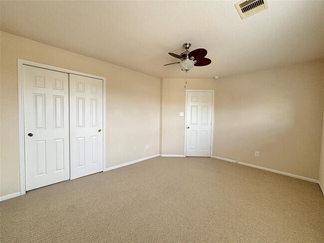 Building Photo - 14851 Fir Knoll Way