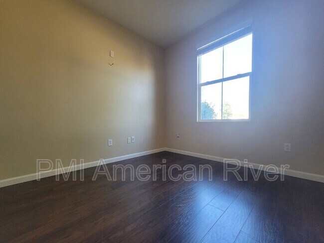 Building Photo - 3304 Esplanade Cir