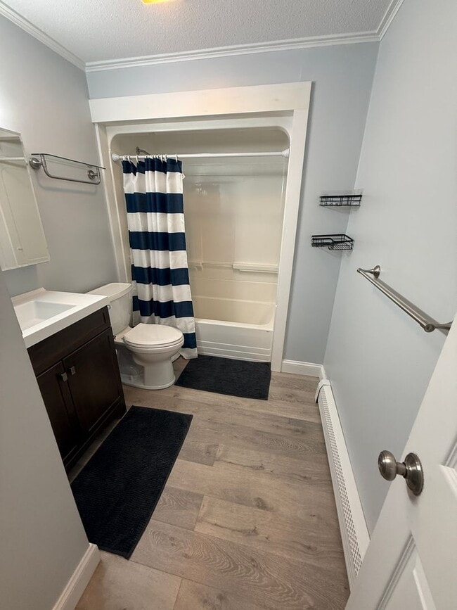 Building Photo - Two Bedroom Towhouse Condo Falmouth