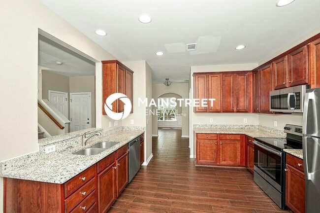 Building Photo - 3 Bedroom Pet-Friendly Home in Charlotte, NC with Main Street Renewal